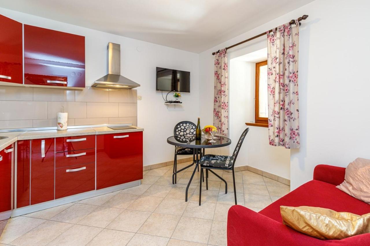 Apartments Mirjana Medulin Zewnętrze zdjęcie