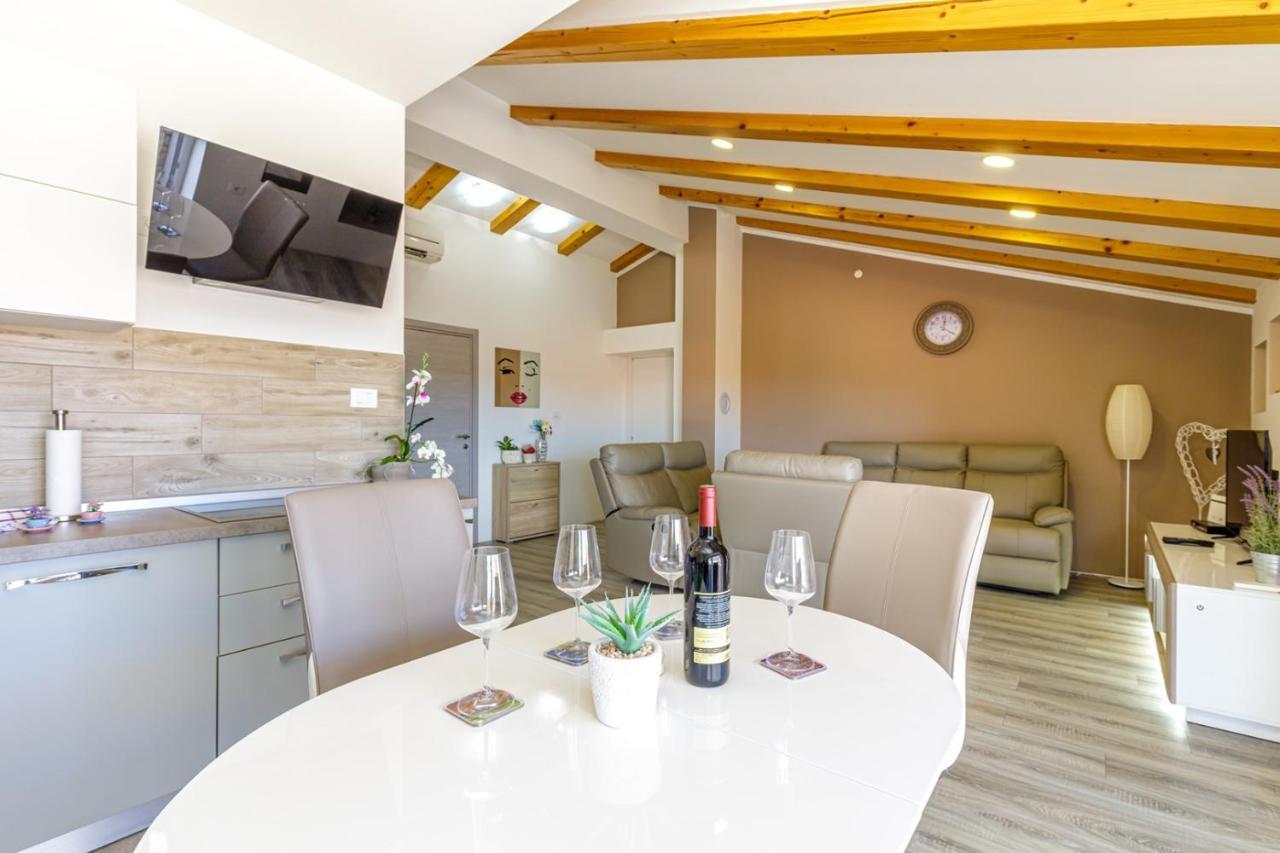 Apartments Mirjana Medulin Zewnętrze zdjęcie