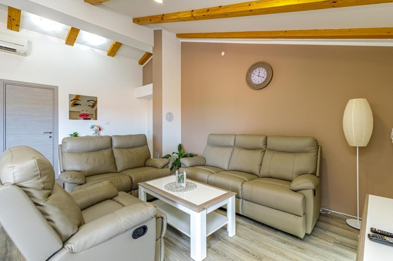 Apartments Mirjana Medulin Zewnętrze zdjęcie